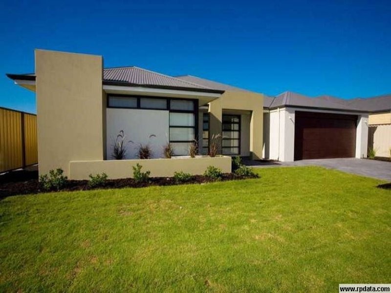 14 Cotswold Parade, Aubin Grove WA 6164