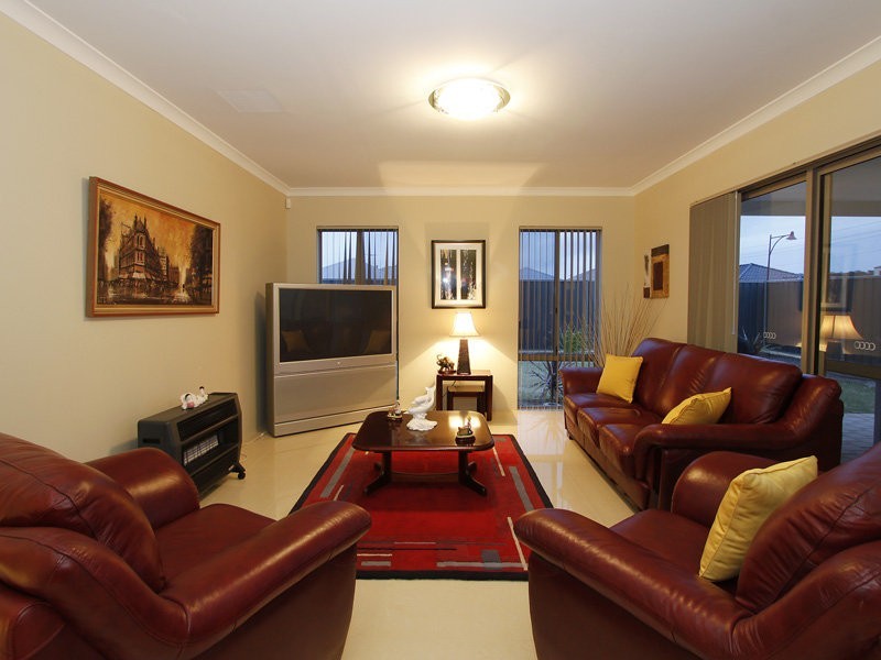 61 Hookstone Drive, Landsdale WA 6065