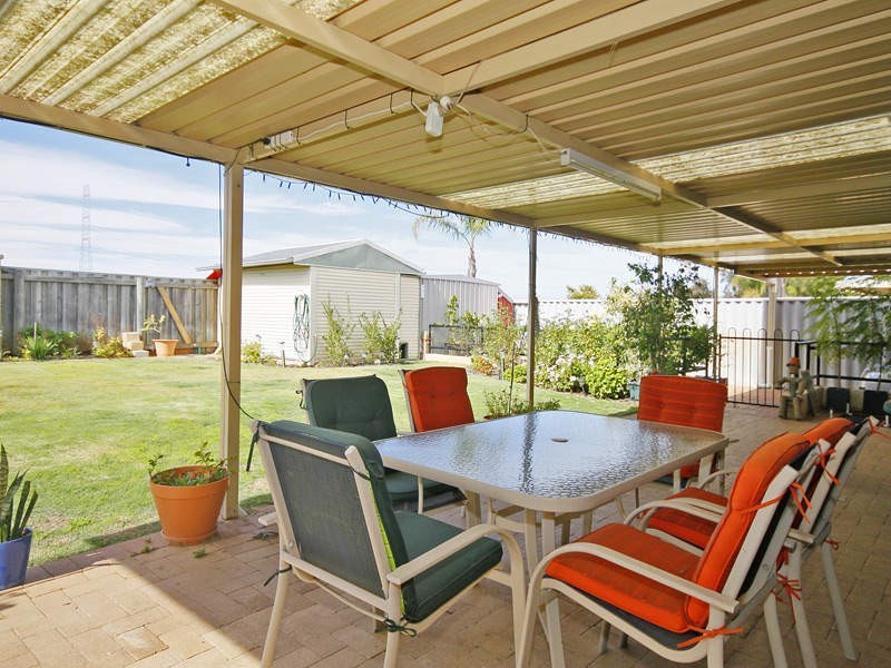 25 Madura Close, Ballajura WA 6066