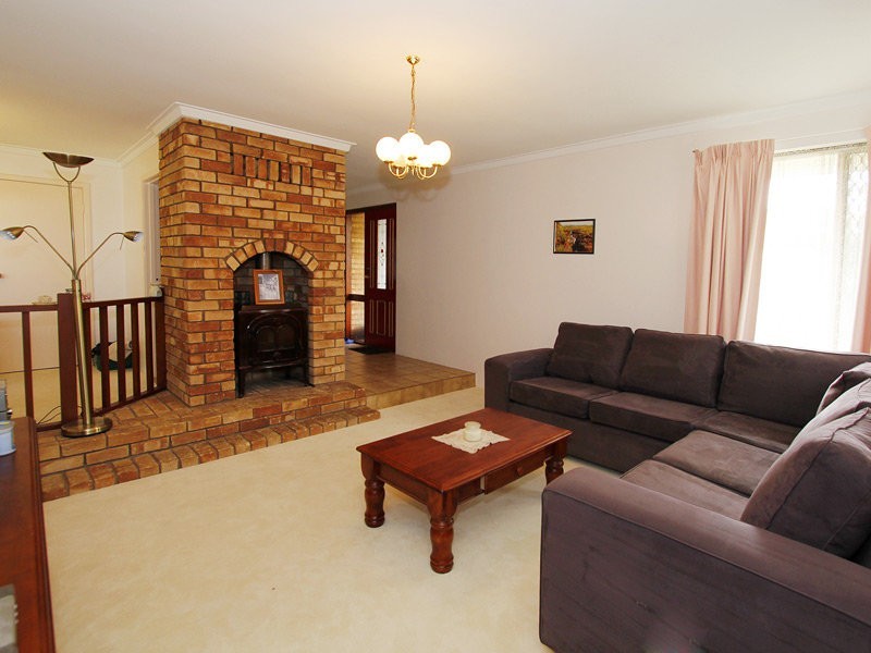 11 Kingfisher Avenue, Ballajura WA 6066