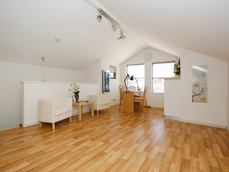 18 Domeney Place, Landsdale WA 6065