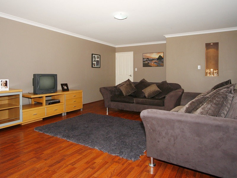 18 Domeney Place, Landsdale WA 6065