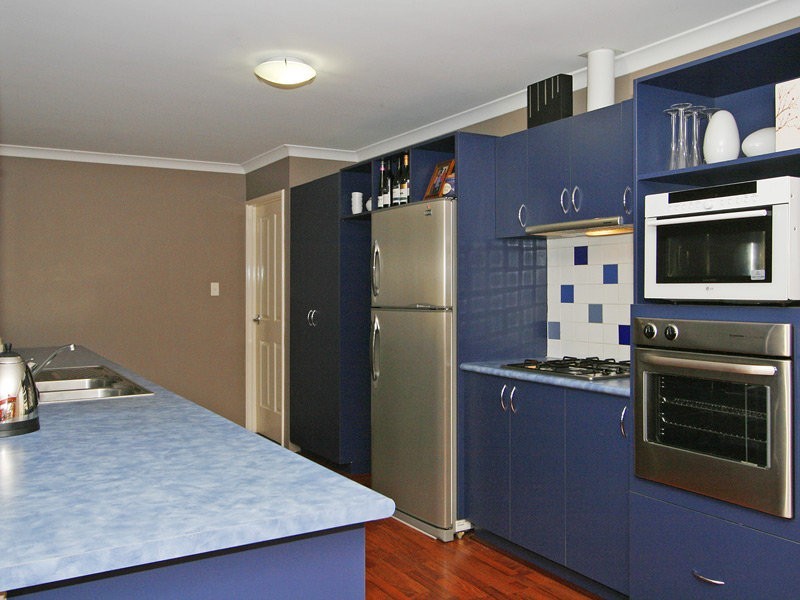 18 Domeney Place, Landsdale WA 6065