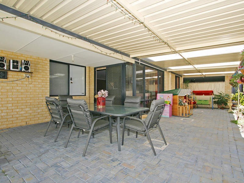 18 Domeney Place, Landsdale WA 6065