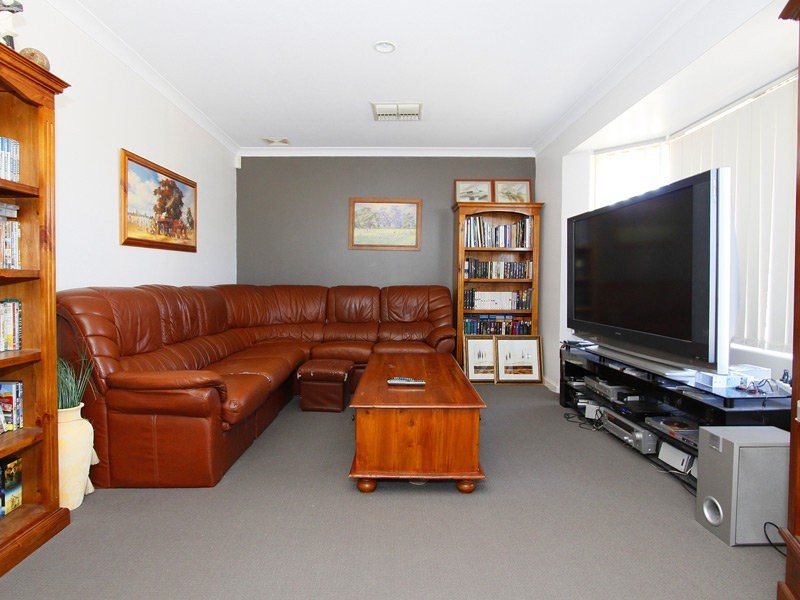 79 Cassowary Drive, Ballajura WA 6066