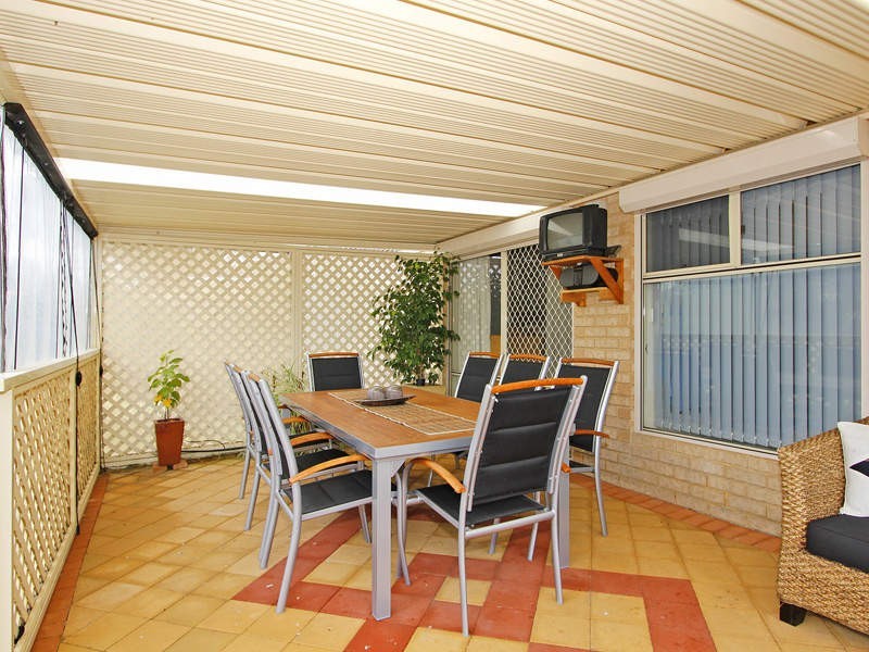 12 Hamelin Drive, Ballajura WA 6066
