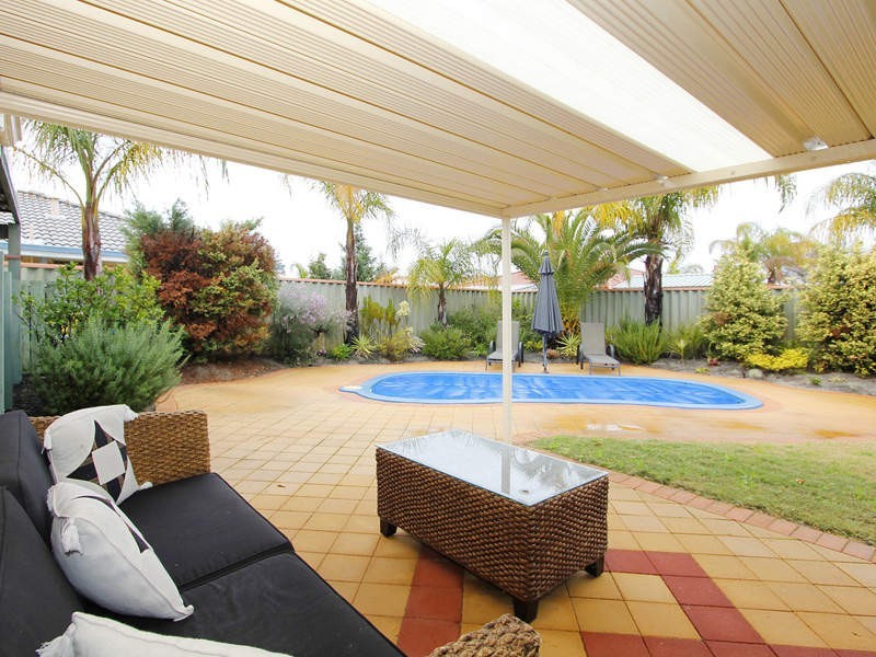 12 Hamelin Drive, Ballajura WA 6066