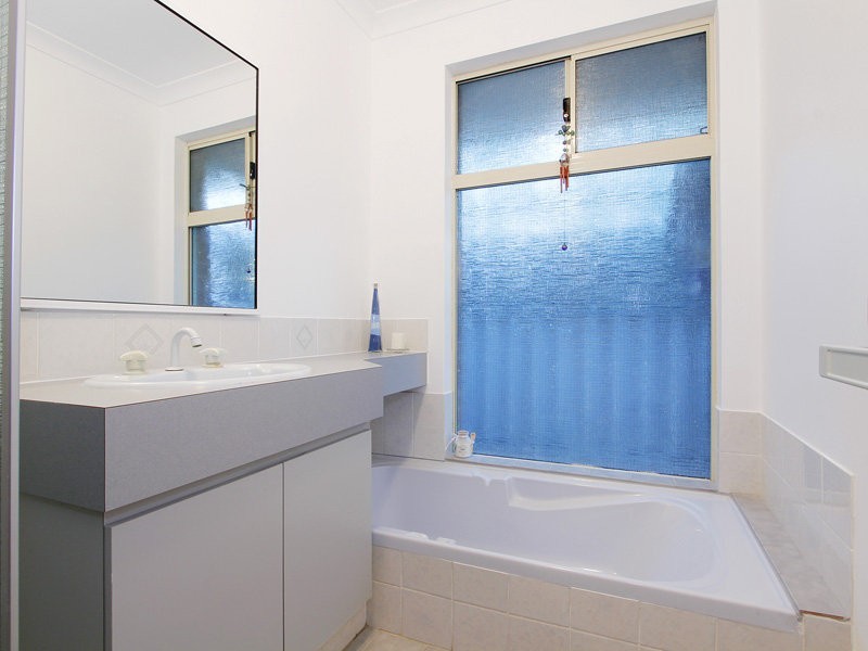 11 Rawlinna Heights, Ballajura WA 6066