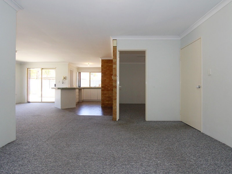 74 Pelican Parade, Ballajura WA 6066