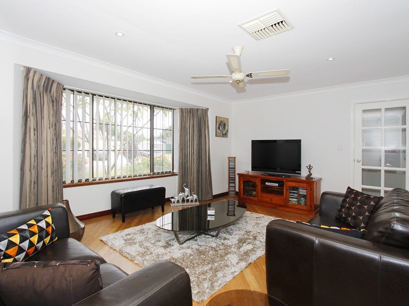 3 Falcon Close, Ballajura WA 6066