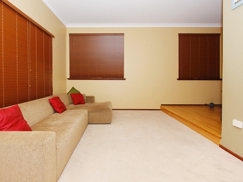17 Island Retreat, Ballajura WA 6066