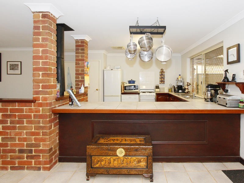 2 Carbla Court, Ballajura WA 6066