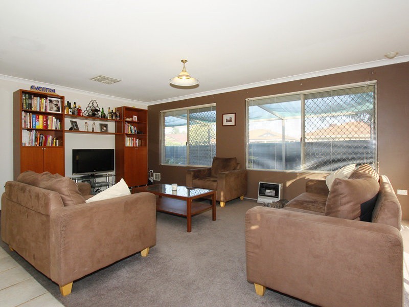 2 Carbla Court, Ballajura WA 6066