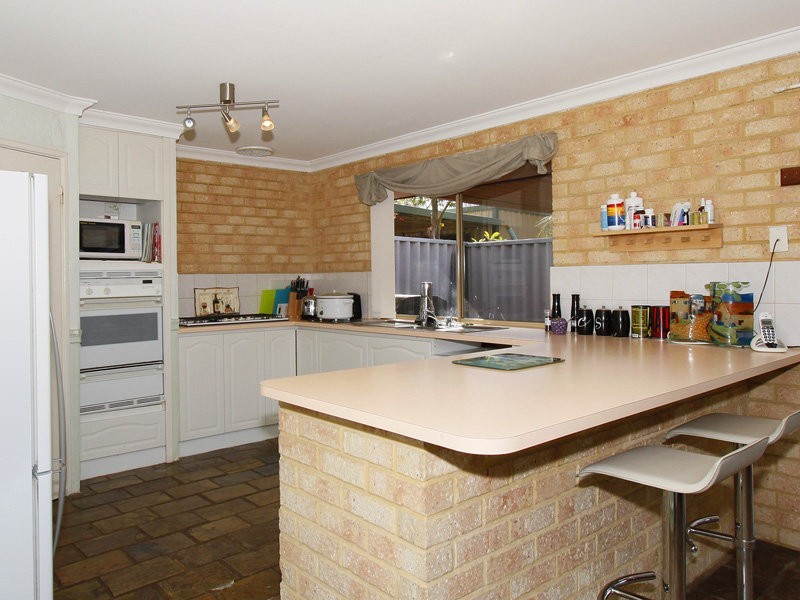 30 Woodleigh Gardens, Ballajura WA 6066