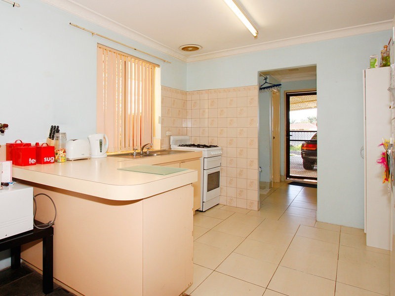 37 Toucan Way, Ballajura WA 6066