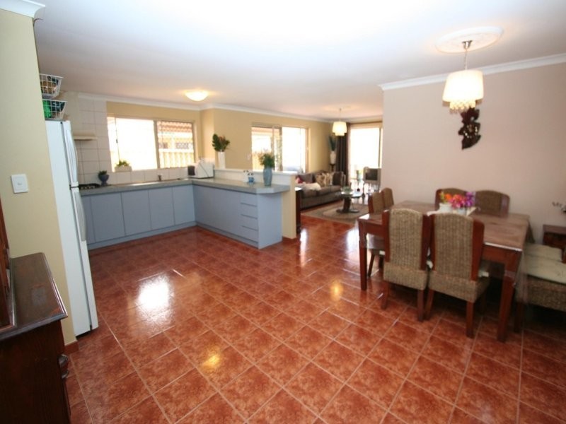 32 Yosemite Loop, Ballajura WA 6066