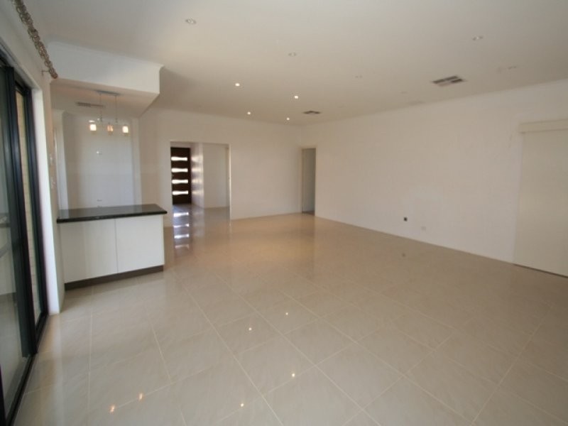 71 Hookstone Drive, Landsdale WA 6065