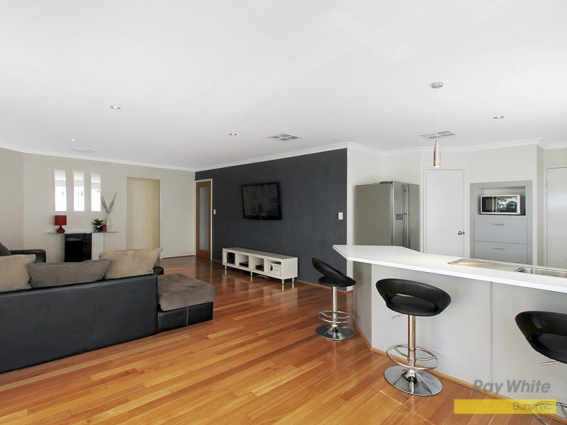 24 Chalkwell Bend, Landsdale WA 6065