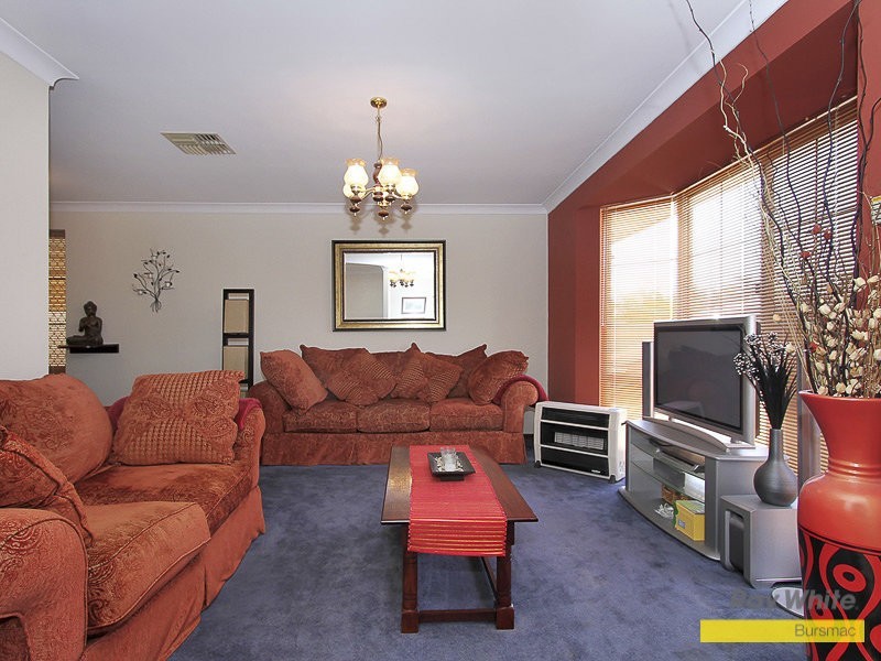 12 Bullfinch Way, Ballajura WA 6066