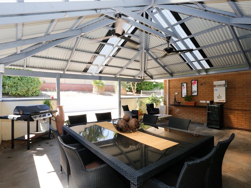 4 Dunfee Place, Hamersley WA 6022