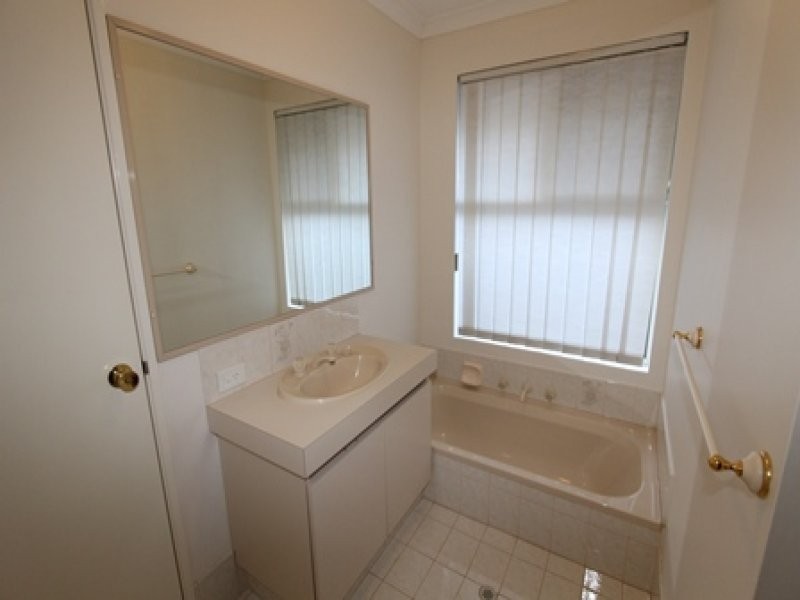 6A Kuri Green, Ballajura WA 6066