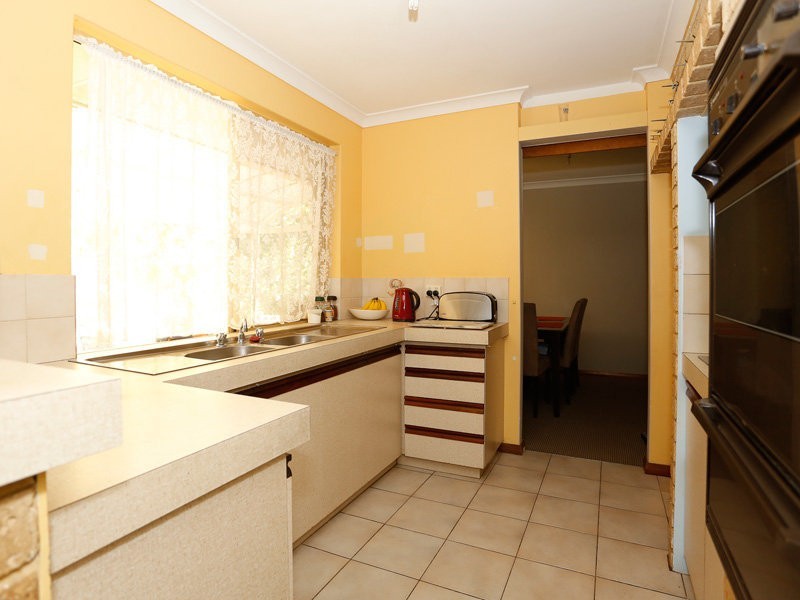 37 Jaegar Square, Ballajura WA 6066