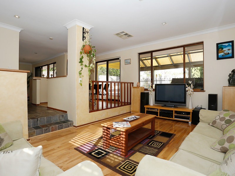 44 Elm Street, Hamersley WA 6022