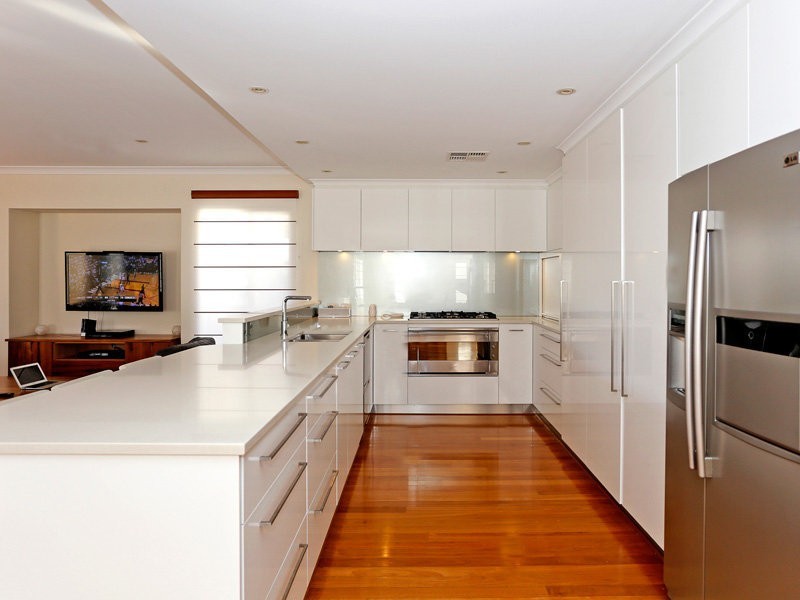 80 Amalfi Drive, Hillarys WA 6025