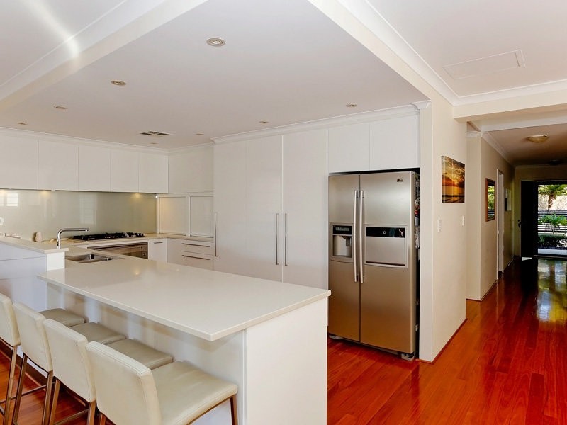 80 Amalfi Drive, Hillarys WA 6025