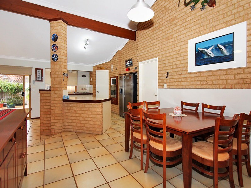 16 Island Retreat, Ballajura WA 6066