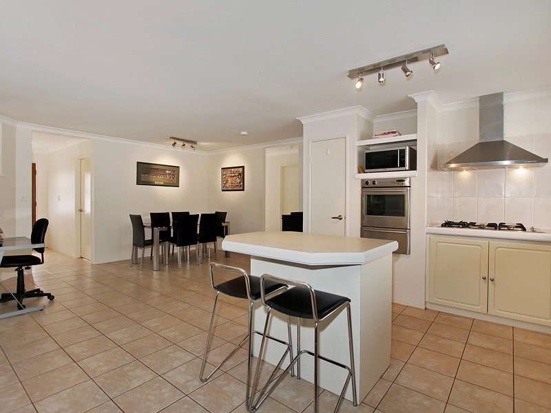 2 Zion Grove, Ballajura WA 6066