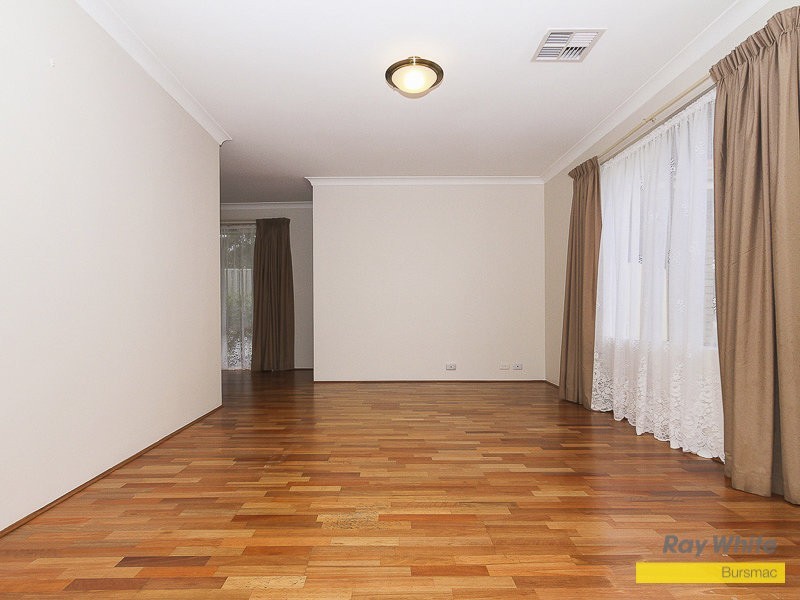 33 Kestrel Parade, Ballajura WA 6066