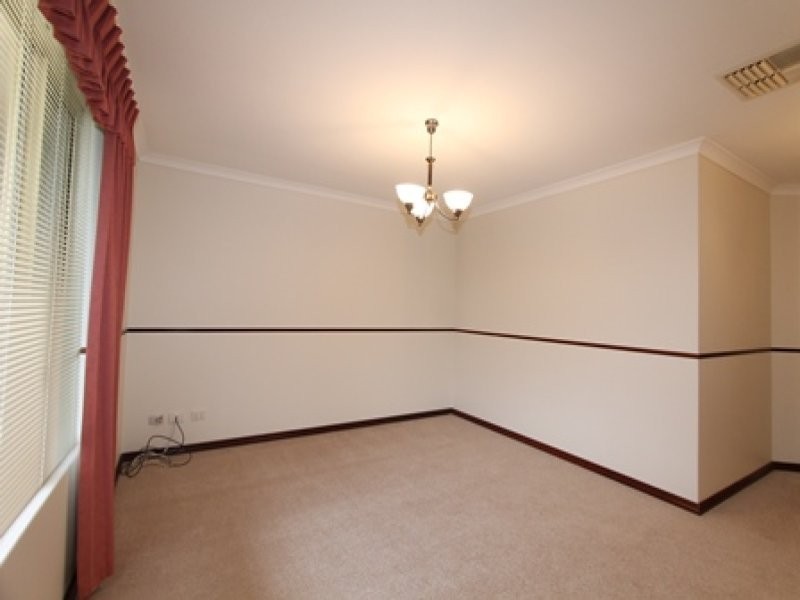 10 Yerilla Glen, Ballajura WA 6066