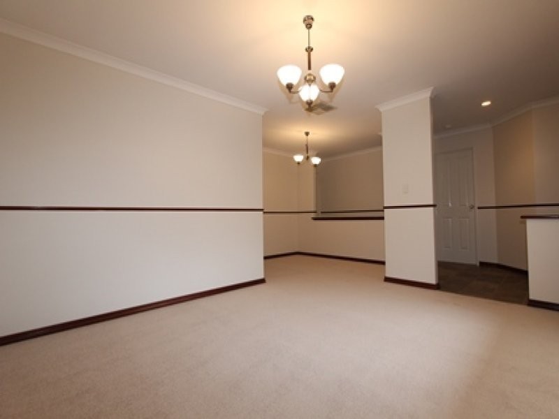 10 Yerilla Glen, Ballajura WA 6066