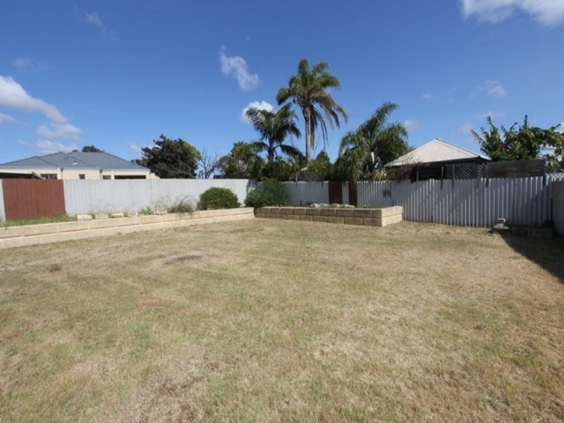 14 Ullswater Place, Balga WA 6061