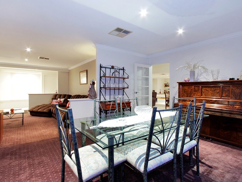 16 Meadowbrook Drive, Dianella WA 6059