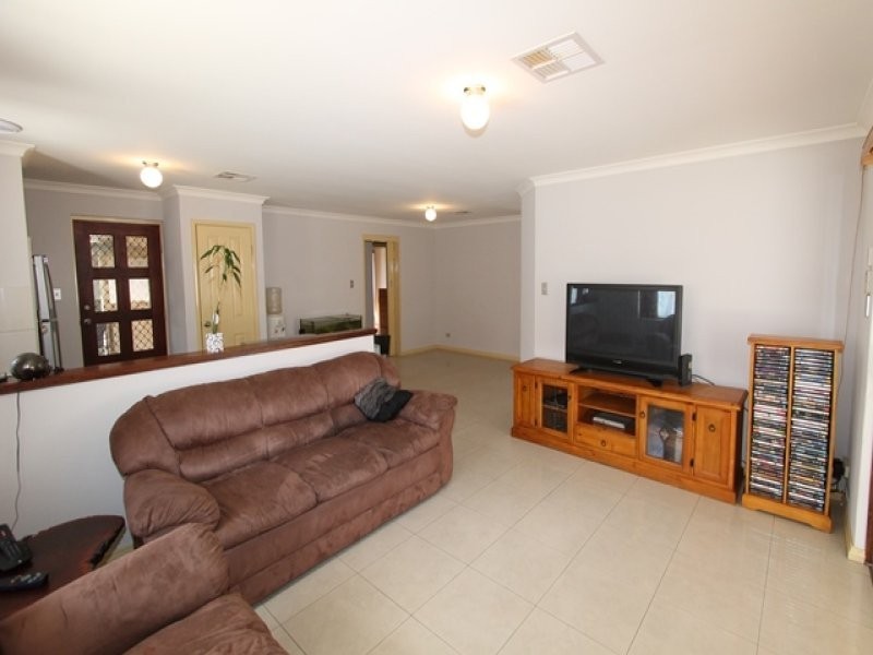 11 Degree Court, Marangaroo WA 6064
