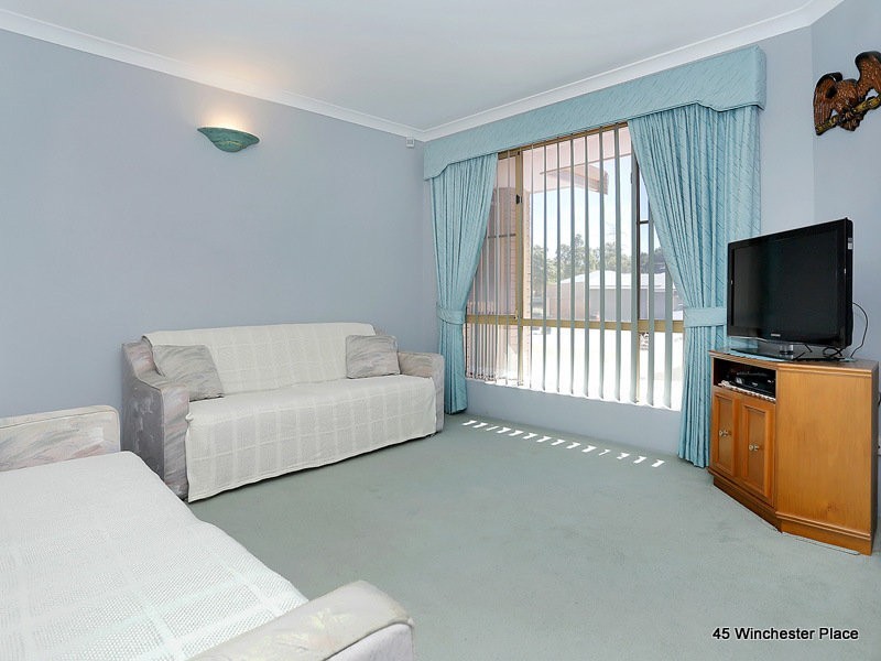 45 Winchester Place, Ballajura WA 6066