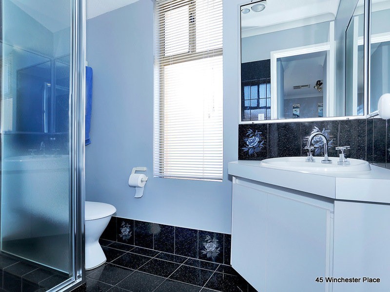 45 Winchester Place, Ballajura WA 6066