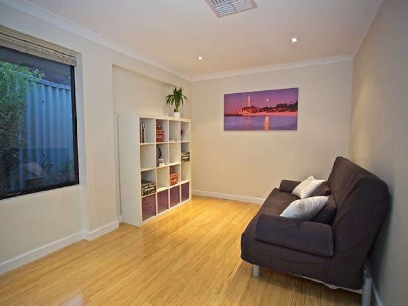 14 Agaton Street, Hamersley WA 6022