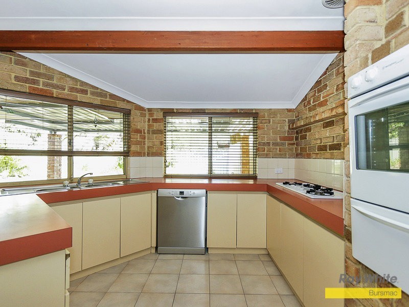 4 Goldfinch Grove, Ballajura WA 6066