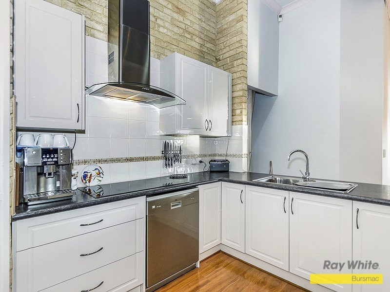 72 Kingfisher Avenue, Ballajura WA 6066