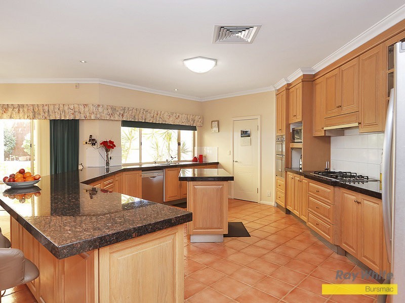 20 Mudlark Crescent, Ballajura WA 6066