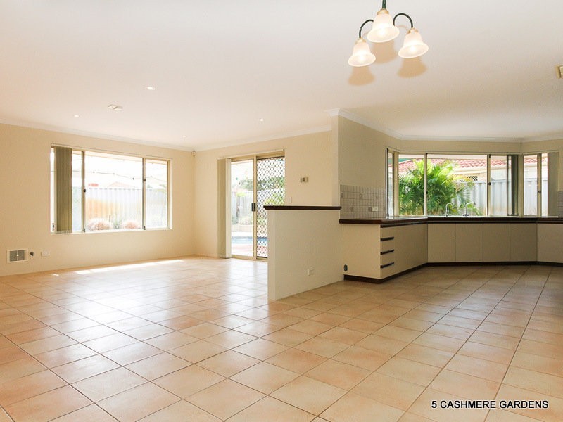 5 Cashmere Gardens, Ballajura WA 6066
