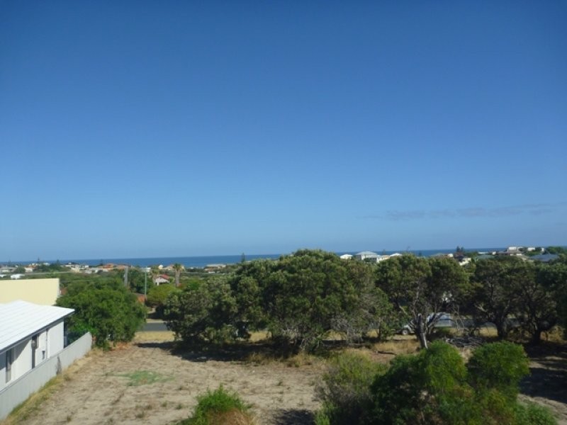 37 Scrivener Place, Halls Head WA 6210