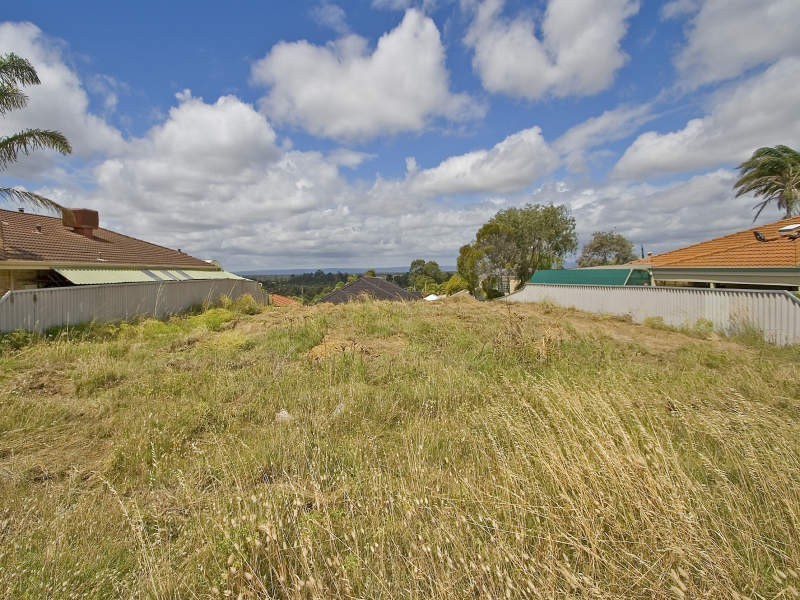 60 The Avenue, Alexander Heights WA 6064