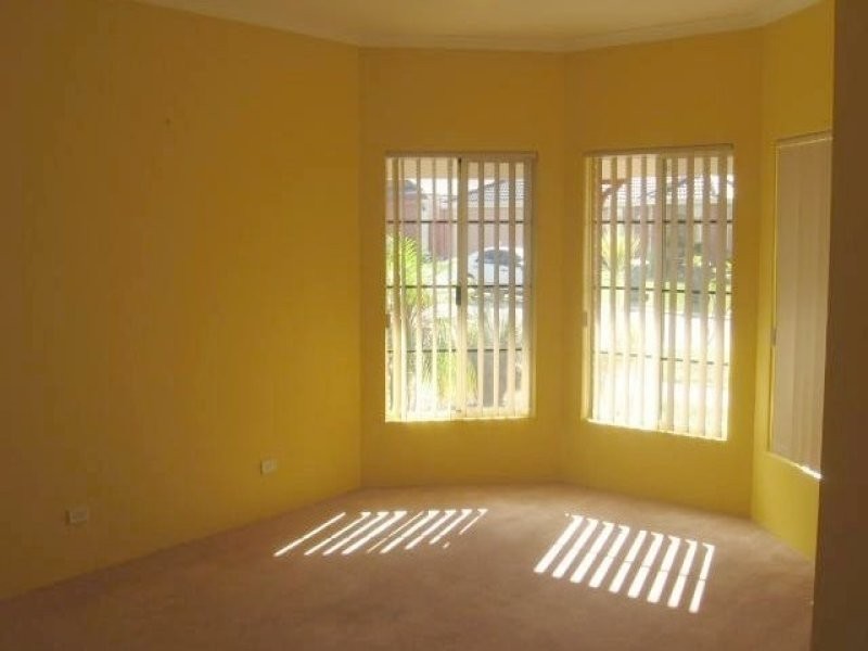 27 Yarrow Drive, Beechboro WA 6063