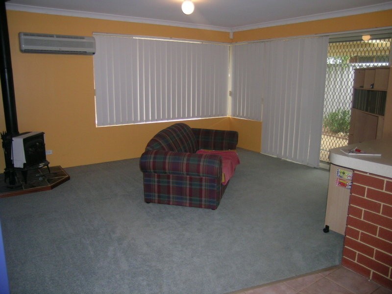 24 Tabubil Gardens, Ballajura WA 6066