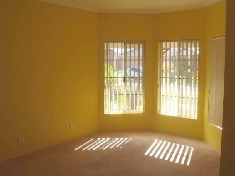 27 Yarrow Drive, Beechboro WA 6063