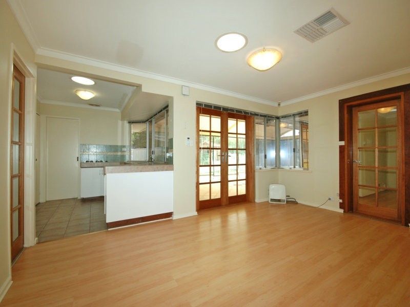 6 Hillside Grove, Ballajura WA 6066